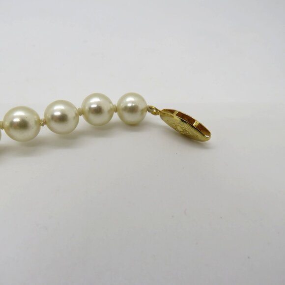 Vintage Imitation Pearl Bracelet 7.5" Knotted String Gold Tone Fish Hook Clasp - Picture 9 of 12